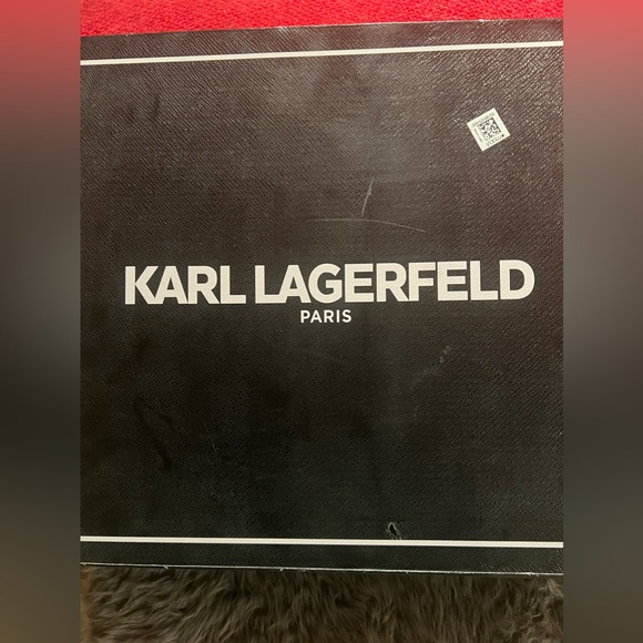 KARL LAGERFELD Lug Sole Cushioned Victoria Round Toe Zip-Up Leather Dress Bootie - Picture 14 of 14